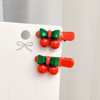 Маленькая заколка для волос с бантиком