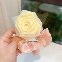 Камелия бежевая