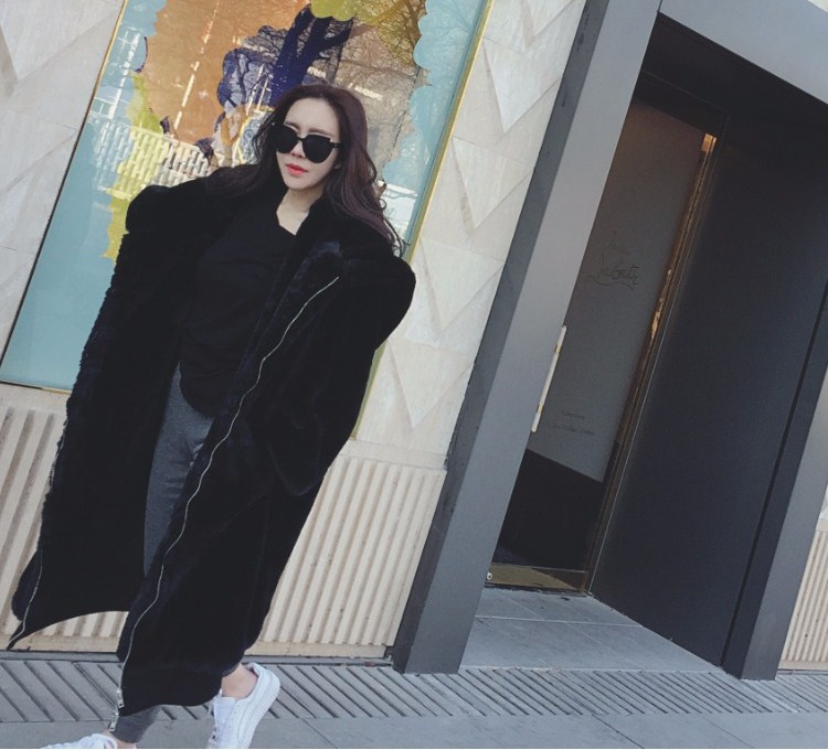 2017 mùa thu và mùa đông mới lớn tên Châu Âu và Mỹ giả lông dài coat loose trùm đầu ấm fur coat dày nữ dạ ép lông cừu