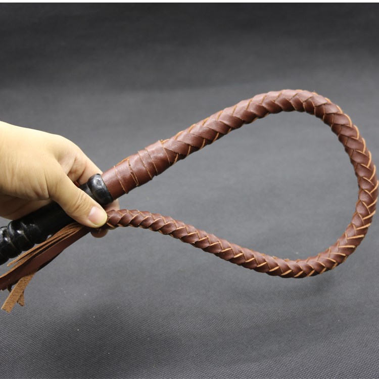 Equestrian sports horse whip cow leather whip old abrasion-proof martial arts whip pasture to put a sheep whip to catch a bull whip prop