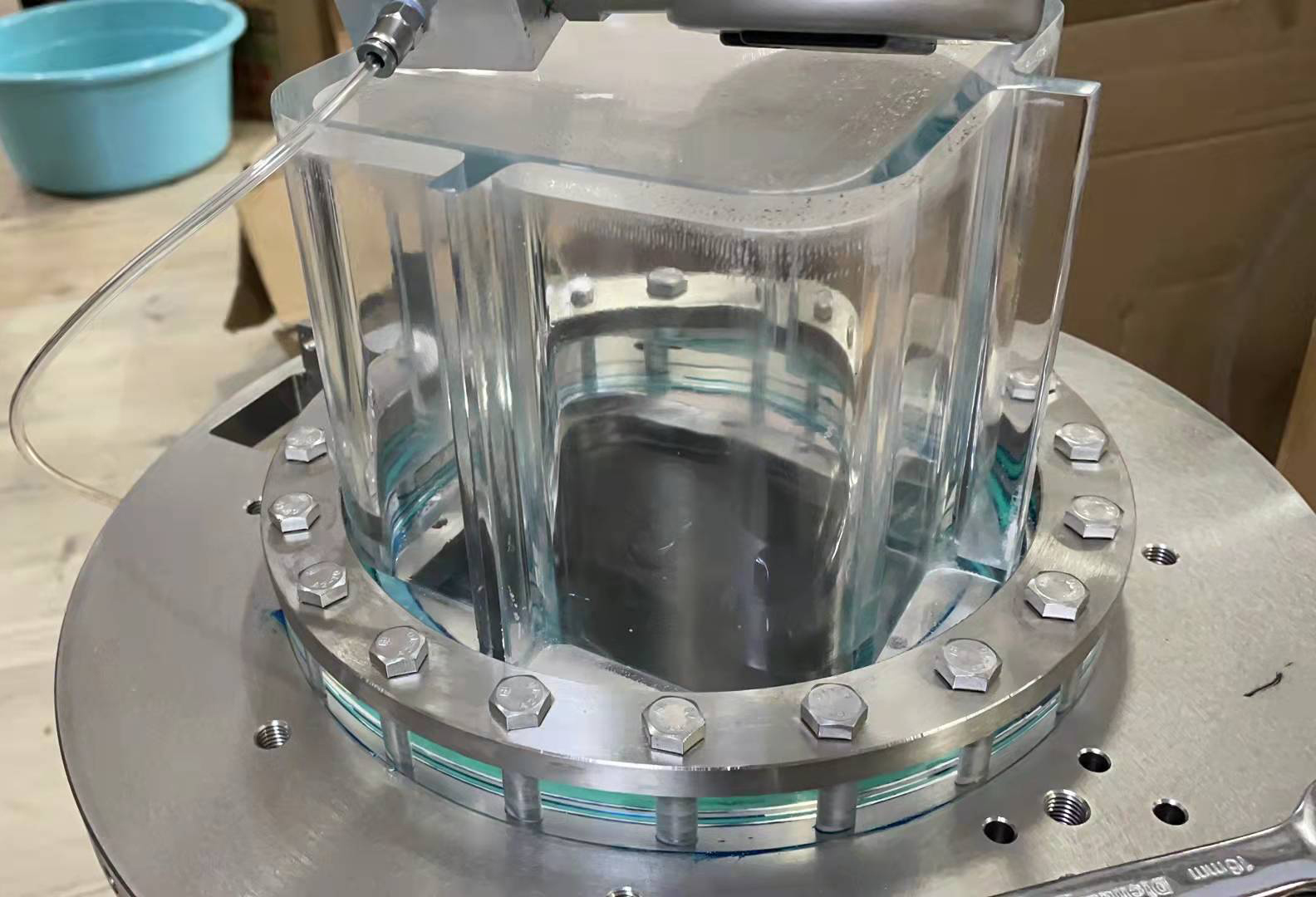 High transparent acrylic plexiglass cover custom processing tapered tapping thread flange pipe hot bending back sealing products