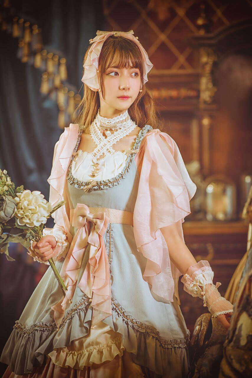 Kyokyo沉迷汉堡王 – Lo娘