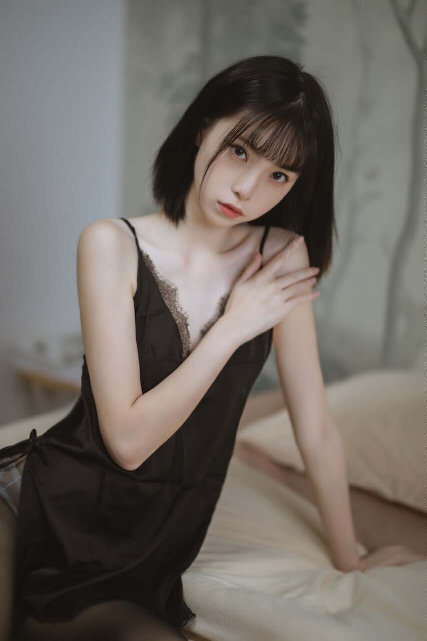 许岚LAN – 黑色蕾丝睡衣