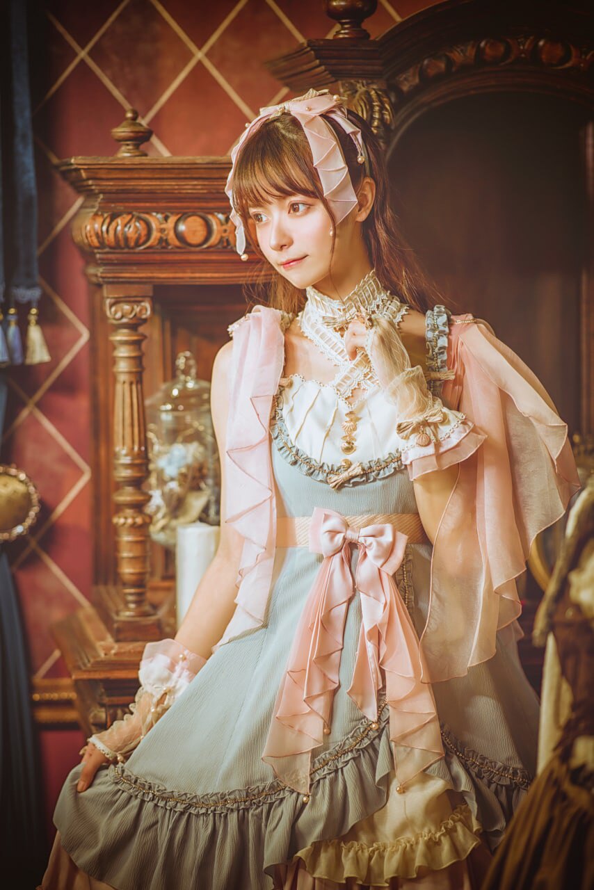 Kyokyo沉迷汉堡王 – Lo娘