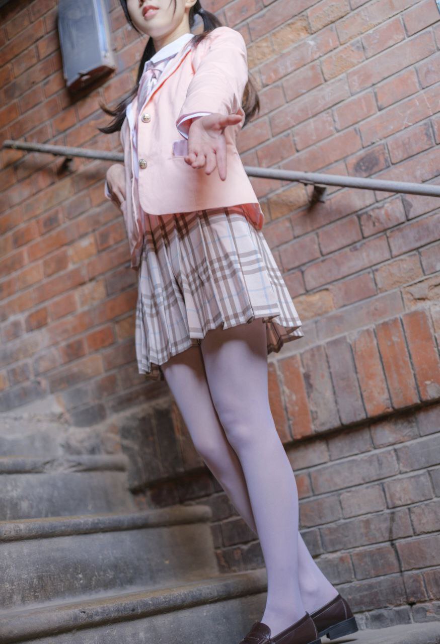 俏皮可爱JK风：粉裙白丝系列