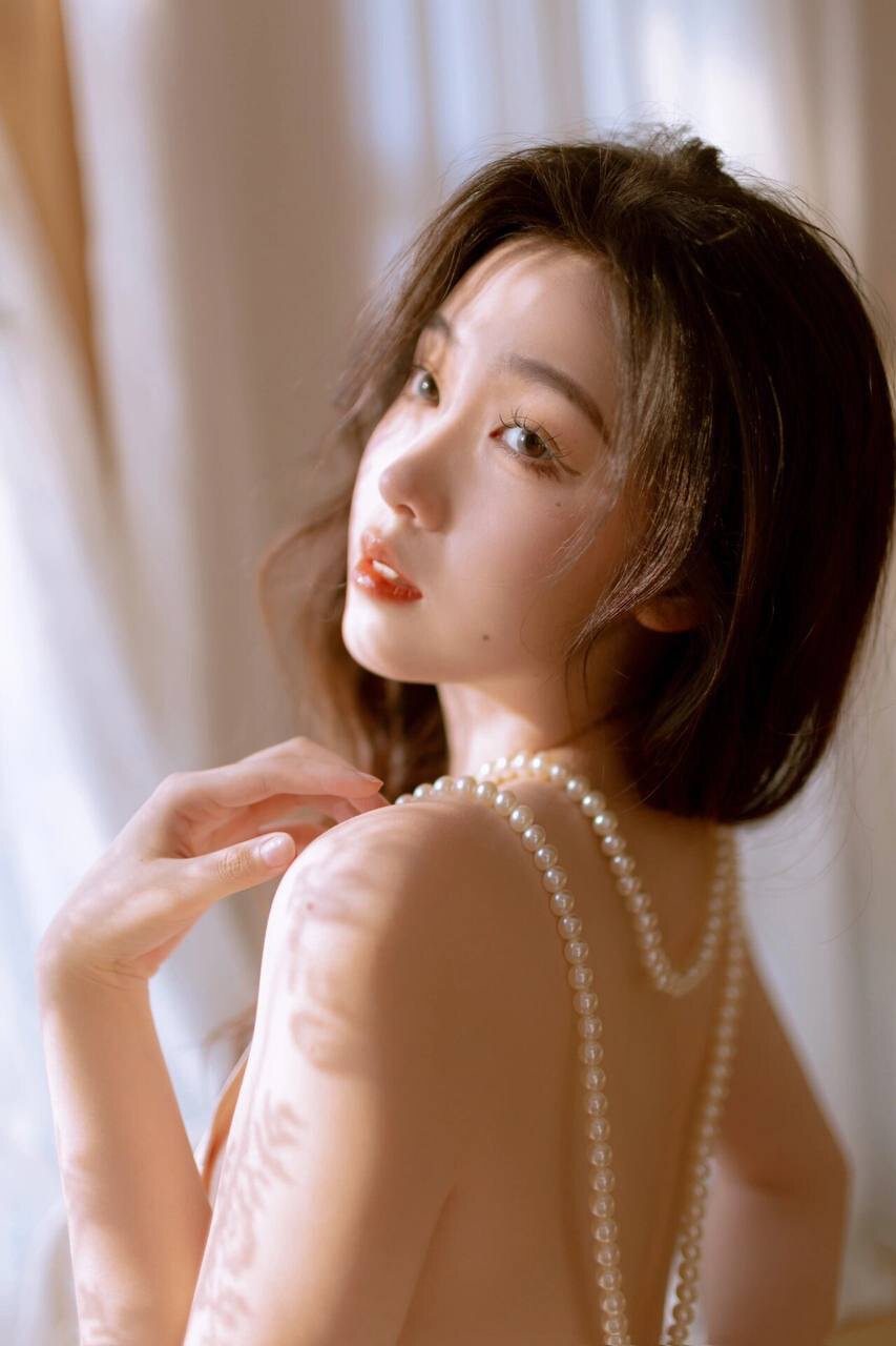 清纯美女写真：唯美风格的小姐姐