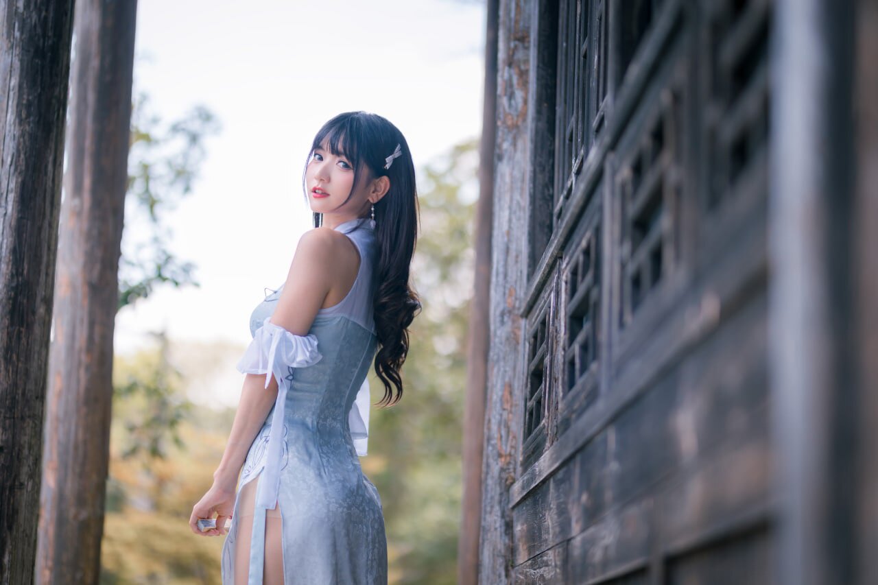 Kyokyo沉迷汉堡王 – 蓝色旗袍