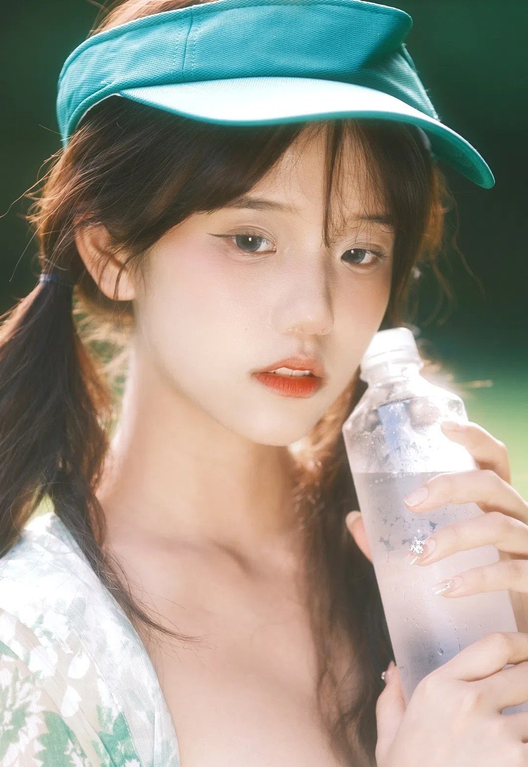 清新草地写真：迷人的可爱风