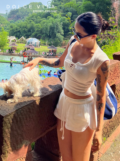 DOLCEVITA American white elastic slit lace loose low-waist waffle sports rib casual shorts