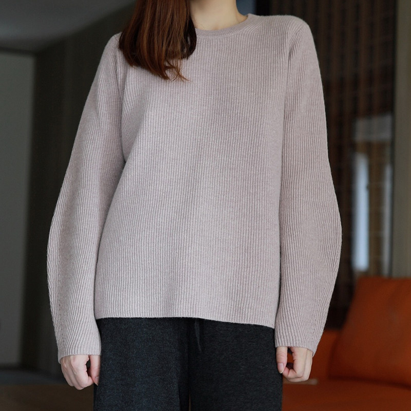 Accustomed to being imitated, order meeting limited edition pure cashmere pullover sweater with small lantern sleeves
