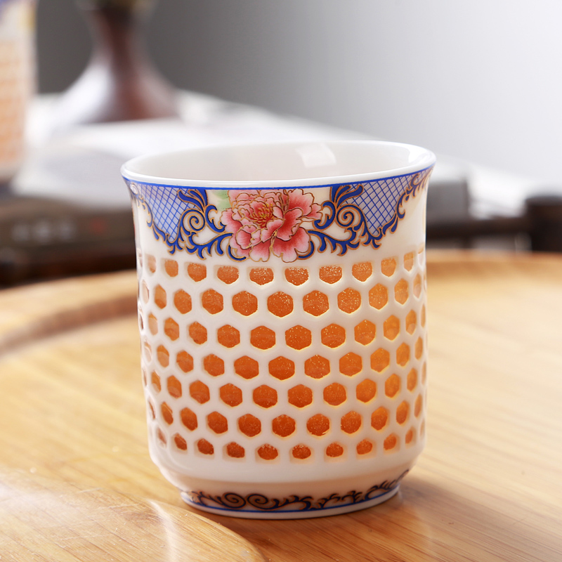 A large blue and white porcelain cups and exquisite teapot honeycomb hollow ceramic kung fu tea accessories teapot teacup sea with parts