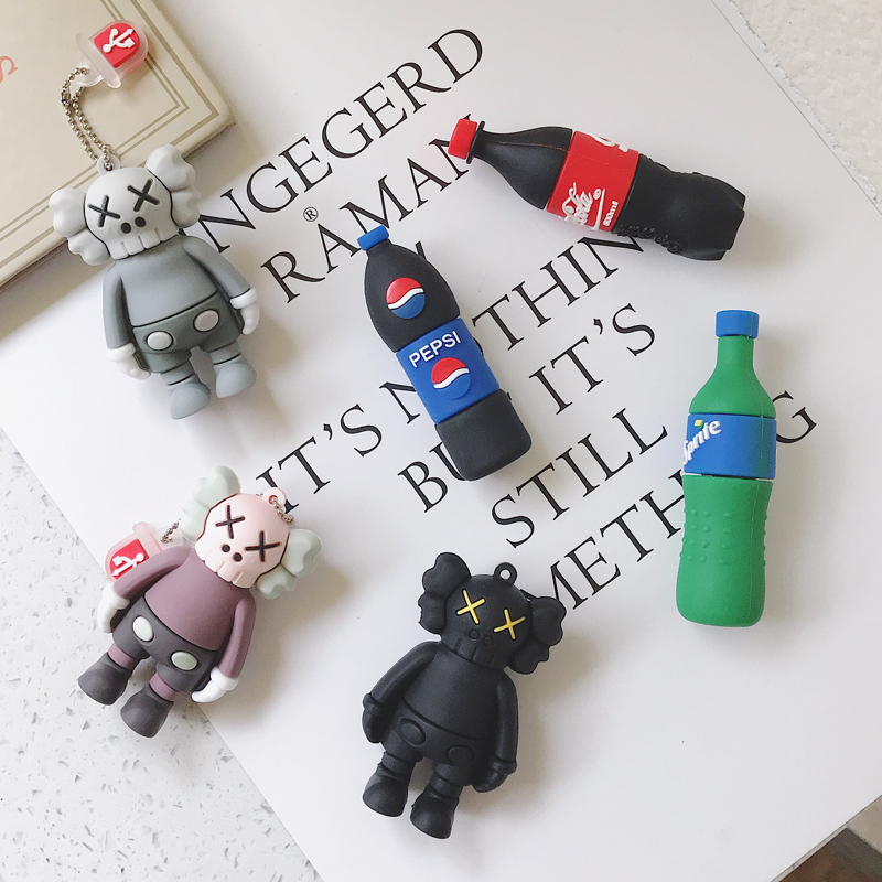 Joint KAWS paparazzi U pan 64g cute male and female couples USB with the body Drink Beverage Bottle Tide Cool Creative Gift customization