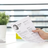 Deli A4 Copy Paper 70G Пятный офис Поставляется полная коробка из белой бумаги Pure Wood