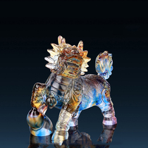 Kirin ornaments a pair of town houses to recruit wealth and evil glass crafts TV cabinet decorations to send friends to the treasure of the town shop