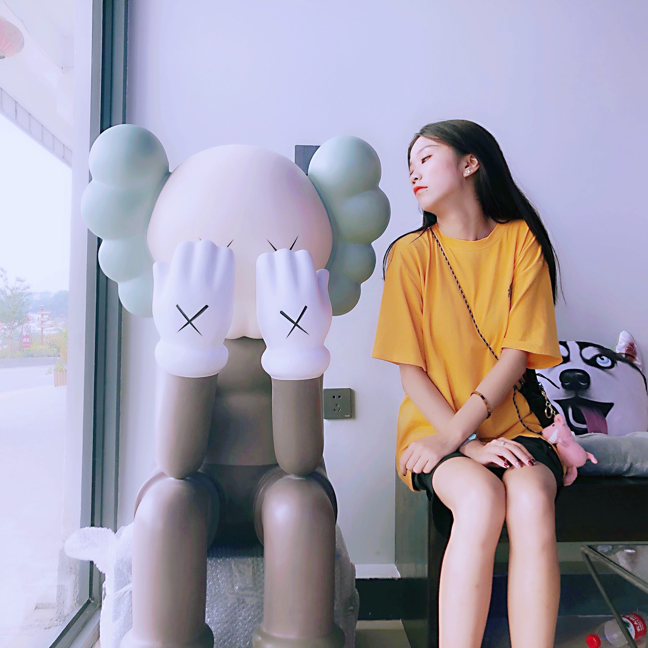 Kaws tide brand doll door god model standing posture sitting posture ornament FRP sculpture custom net red shop beauty Chen welcome