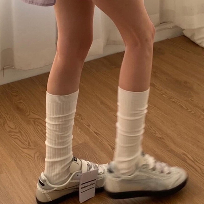 Super Textured White Socks~ Calf-Length! Makes Legs Look Slender~ Perfect for a Lazy, Relaxed Look