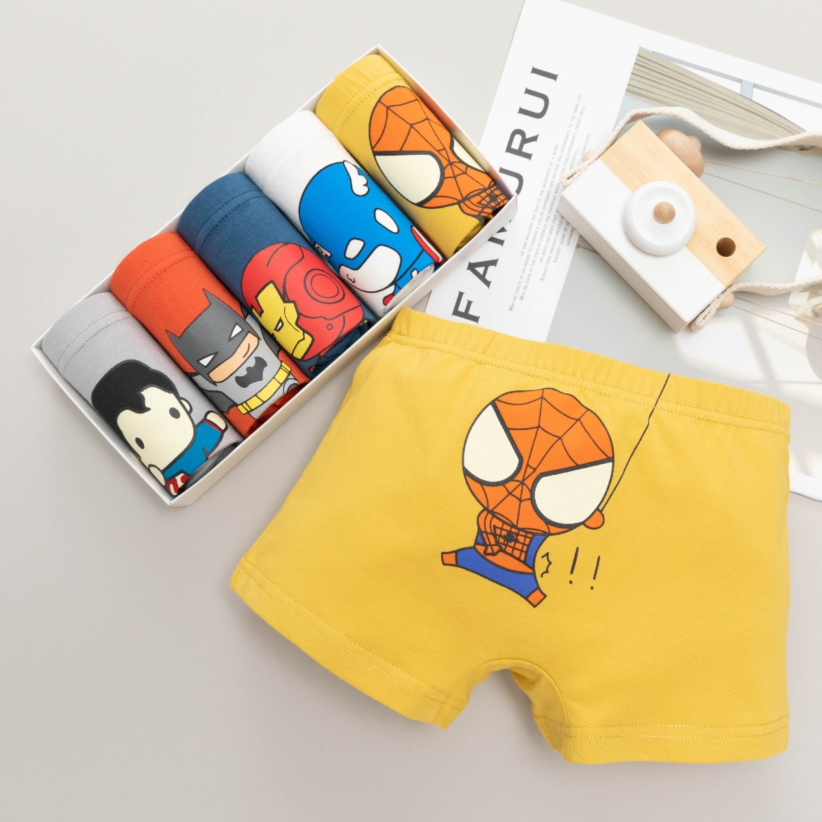 SpongeBob SquarePants Childrens Cotton Panties trai Four Corners trai bé Trẻ em Medium Child Shorts