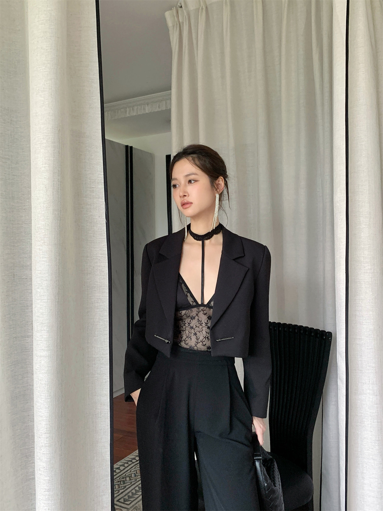 Стильные костюмы mood x miura 2024夏季新款黑色翻驳领不对称西装高腰宽裤