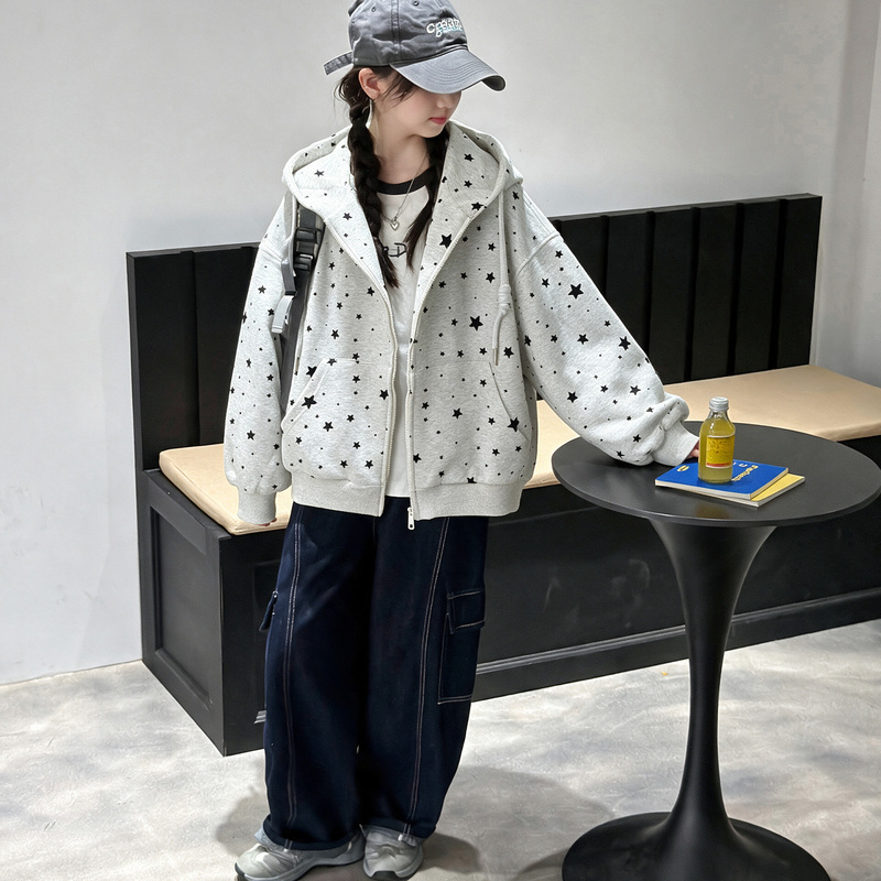 Girls' Autumn Hooded Jacket 2026 New Korean Style Fashionable Cardigan Top for Older Children, Suitable for Spring and Autumn Girls' Autumn Hooded Jacket 2026 New Korean Style Fashionable Cardigan Top for Older Children, Suitable for Spring and Autumn