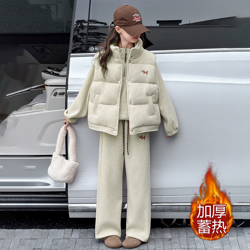 Girls' Fleece-Lined Thickened Suit Autumn and Winter 2026 New Korean Style Fashionable Casual Vest Sweatshirt Three-Piece Set Girls' Fleece-Lined Thickened Suit Autumn and Winter 2026 New Korean Style Fashionable Casual Vest Sweatshirt Three-Piece Set