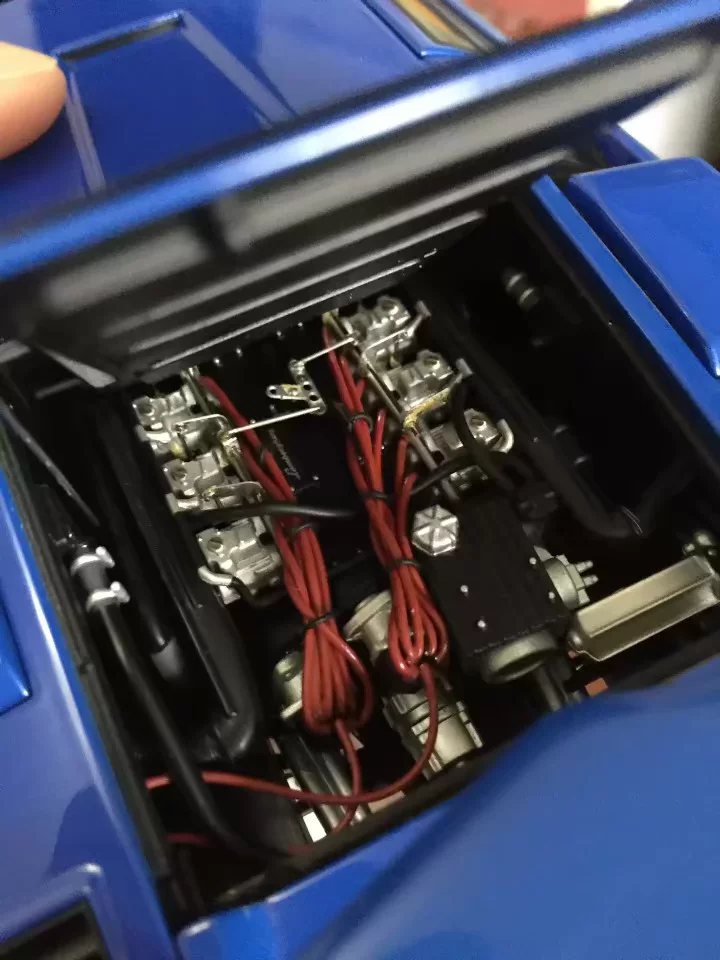 Lamborghini, realistic blue car model, scale 1:18, custom-made