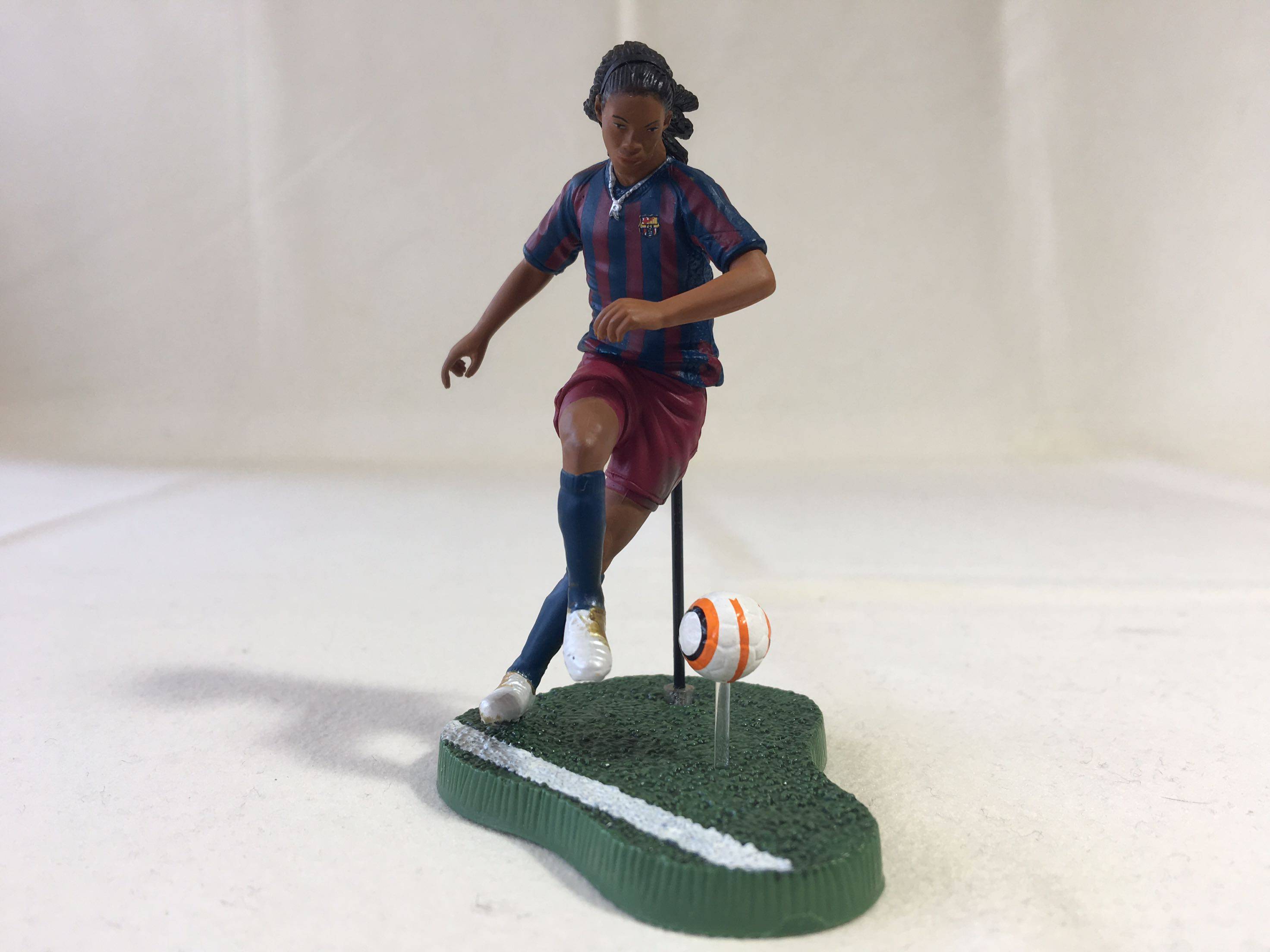 Barcelona FT CHAMPS Football Man Puppet 3 inch Ronaldinho Little Luo (in a minimalist version)
