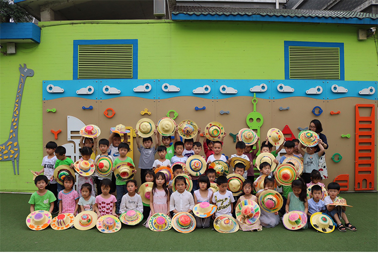 Mẫu giáo vẽ mũ rơm DIY handmade trang trí tường trang trí sáng tạo nghệ thuật chất liệu graffiti hat xe đồ chơi cho bé