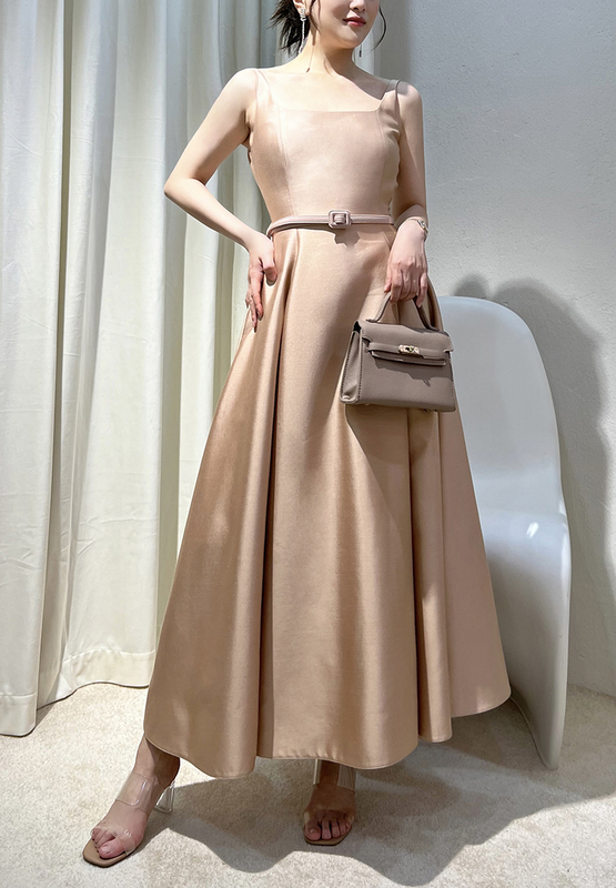 2024 New Spring and Summer Hepburn Style French Retro Square Neck Waist Gift Suspender Slim Fit Silk Wool Dress