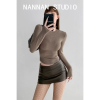 Маринованный зеленый (стиль с длинными рукавами)