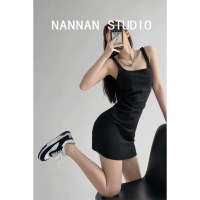 Черная мини-юбка