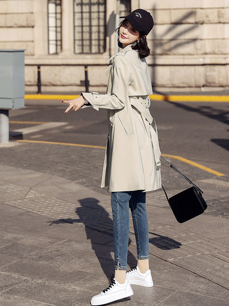 Beige high-end windbreaker coat women's mid-length small man 2022 spring and autumn new British style coat this year