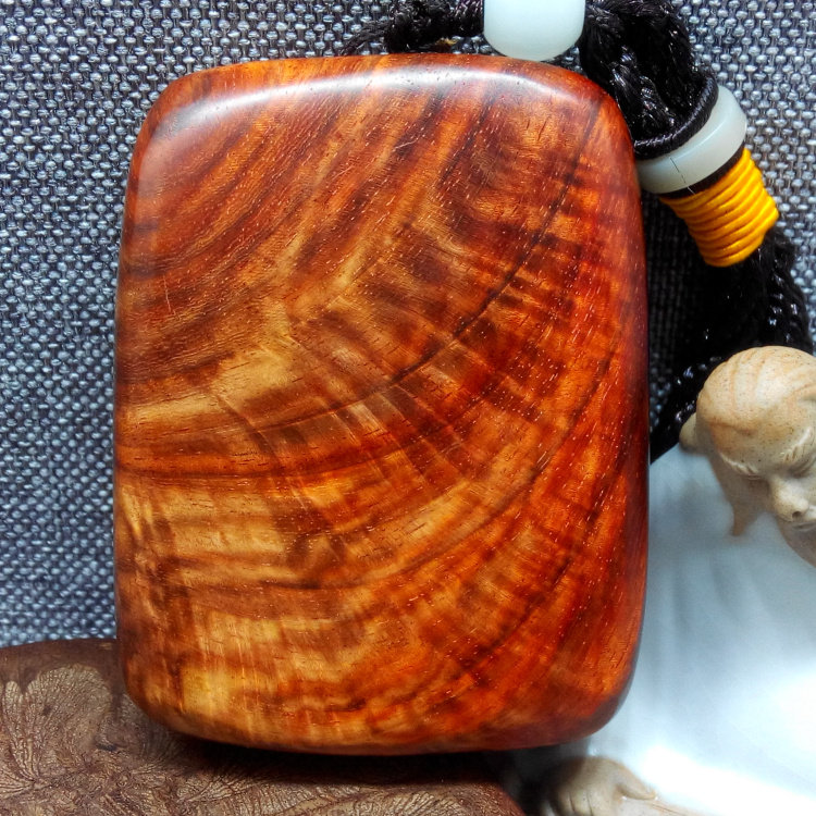 Zambia Blood Sandalwood Green Card Pendant Key Necklace Pieces Wood Carvings Hand Polished Hand Polished Hands