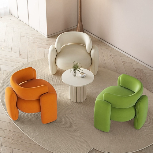 Интернет -знаменитость одиночного председателя по гостевой зоне стола переговоров о переговорах и магазинах комбинированных председателей и магазинов досуга