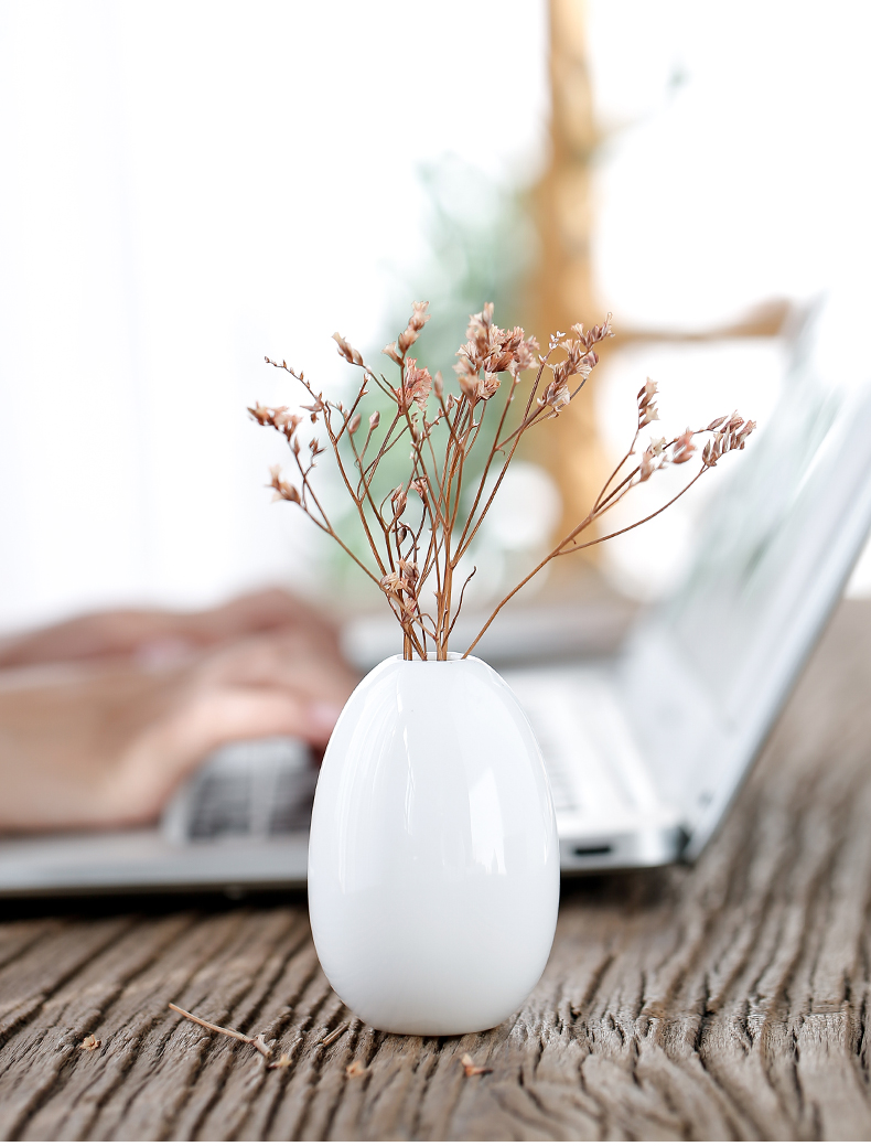 Tang's white porcelain floret bottle home furnishing articles I and contracted ceramic flower arranging dried flower flower implement sitting room household act the role ofing is tasted