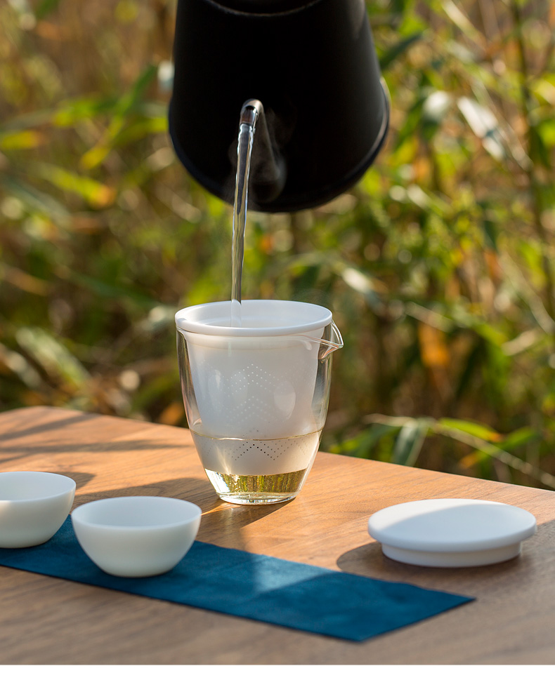 Tang's white porcelain crack cup cup ceramic glass vehicle travel is suing the home portable bag tea set