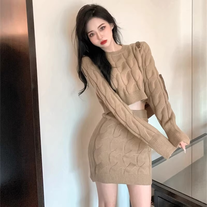 Winter Skirt Suit Two-Piece Set, Elegant and Slimming, Hepburn Style French Retro Knitted Sweater as a Base Layer with Coat and Dress Winter Skirt Suit Two-Piece Set, Elegant and Slimming, Hepburn Style French Retro Knitted Sweater as a Base Layer with Coat and Dress