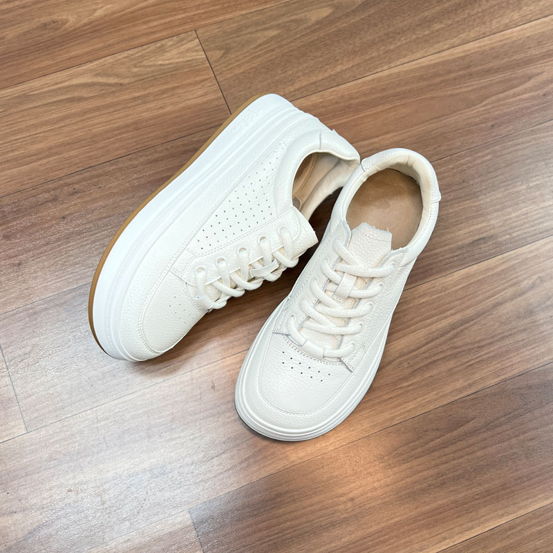 First-Layer Cowhide Soft-Soled Soft-Surface White Shoes 2026 Spring and Summer New Breathable Lace-Up Versatile Casual Sports Sneakers for Women First-Layer Cowhide Soft-Soled Soft-Surface White Shoes 2026 Spring and Summer New Breathable Lace-Up Versatile Casual Sports Sneakers for Women