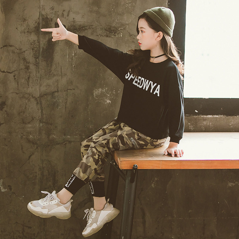 UK Next Kiss girl's autumn clothing 2019 new Korean version of the girl's sports suit for the CUHK