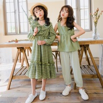 UK Next Kiss2020 New Years Eve Xias new CUHK girl harness blouse pants suit Korean version of childrens clothing