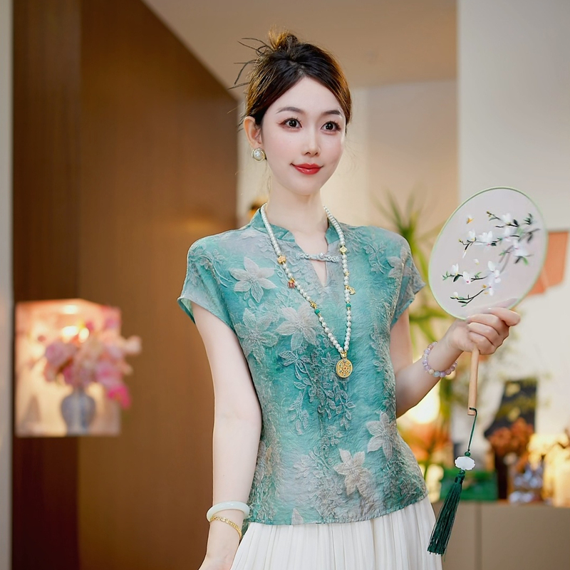 【Lake Breeze】New Chinese-Style Women's Clothing with Stand Collar and Button Closure, Summer Short-Sleeve Slim-Fit Loose T-Shirt