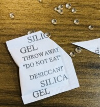 1 gr clothes shoes Silicone Desiccant Desiccant Food Dry Goods Biscuits Absorbent ENVIRONMENTALLY FRIENDLY MOISTURE-PROOF DEHUMIDIFICATION ANTI-MOLESTING AGENTS