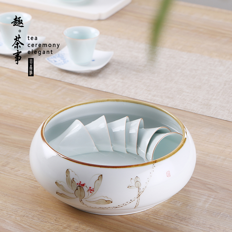 A large blue and white lotus tea to wash to the writing brush washer from household ceramic tea set accessories for wash cup tea king water jar water washing