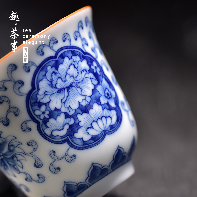 Also the blue and white porcelain cup, small single sample tea cup ceramic kung fu tea set branch lotus masters cup home