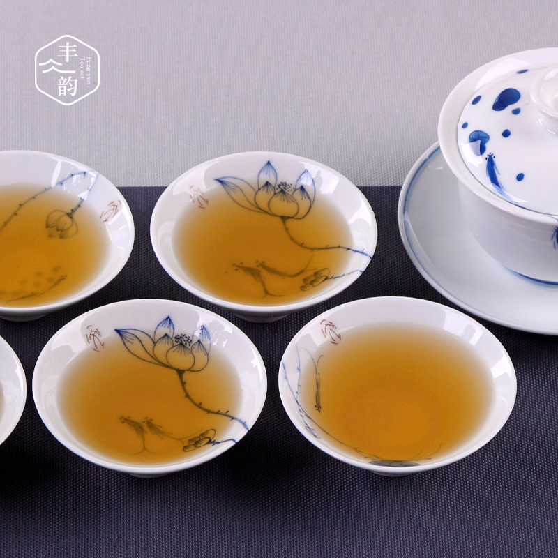 Blue and white hand draw thin foetus hat to small single cups of tea light cup ceramic tea set kung fu master sample tea cup large cup