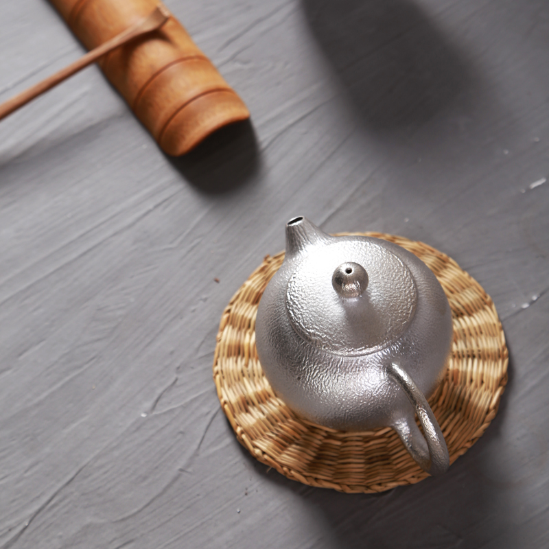 The ancient hand - made gift boxes on The new tao sheng up with pure silver pot coppering. As silver ceramic household shih tzu kung fu tea pot