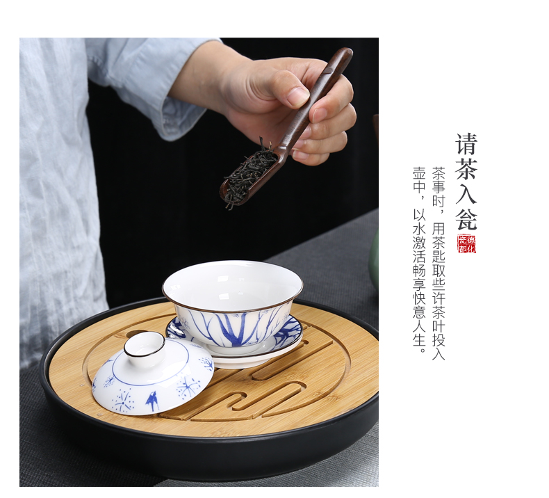 Blue and white porcelain suet jade kung fu tea tureen teapot teacup household white of a complete set of ceramic tea set of full color