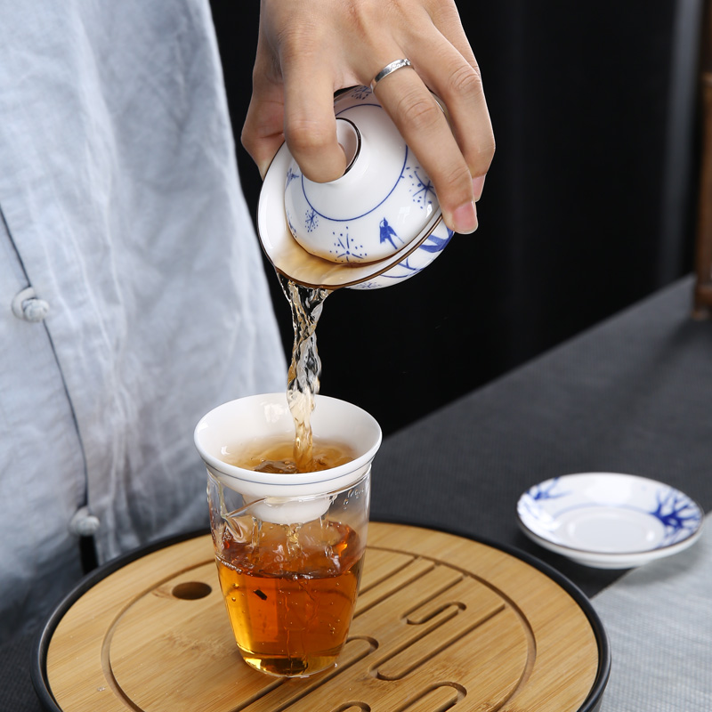 Blue and white porcelain suet jade kung fu tea tureen teapot teacup household white of a complete set of ceramic tea set of full color