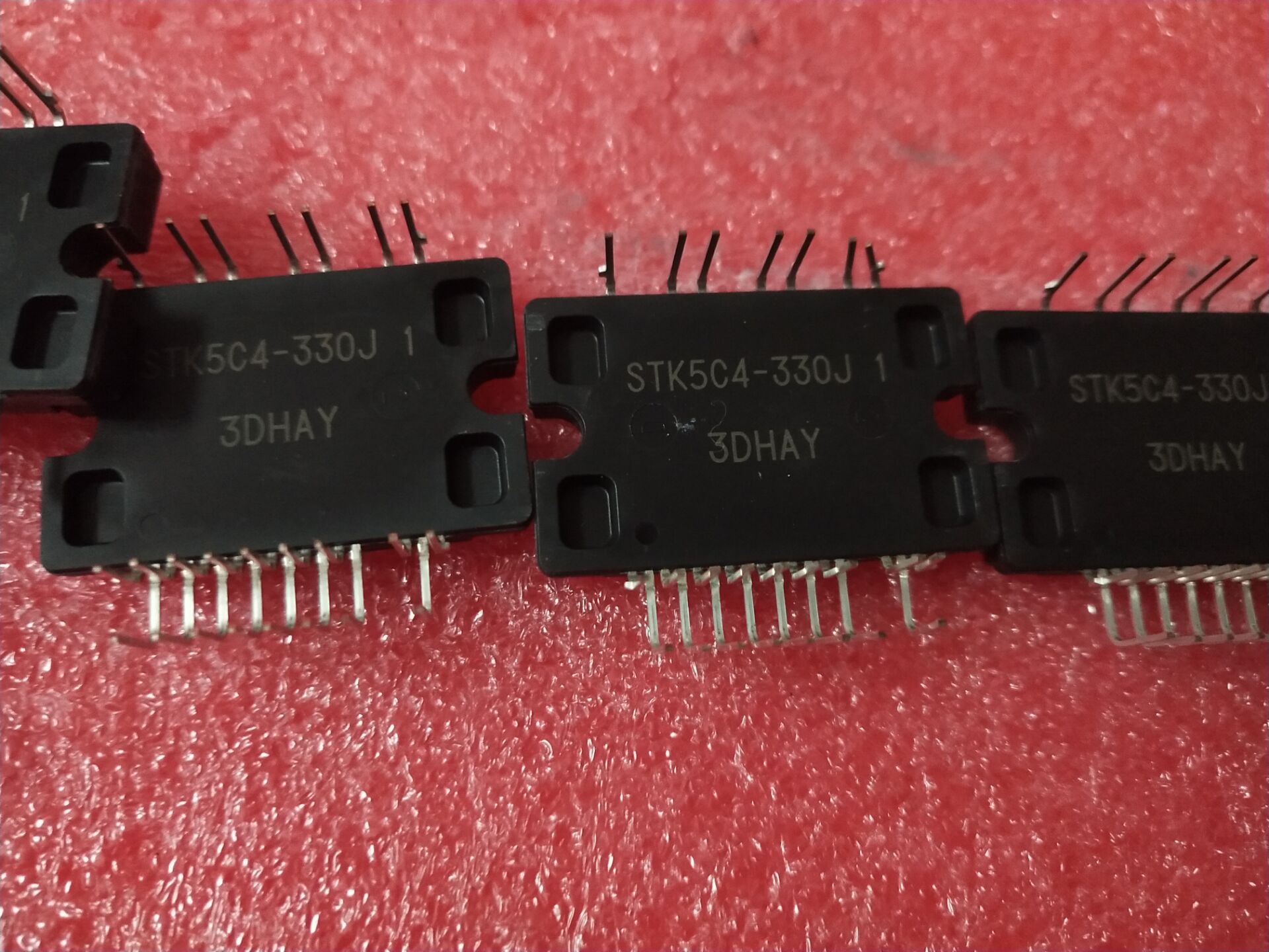 STK5C4-330J 1 STK5C4-330J 1 new original quality assurance