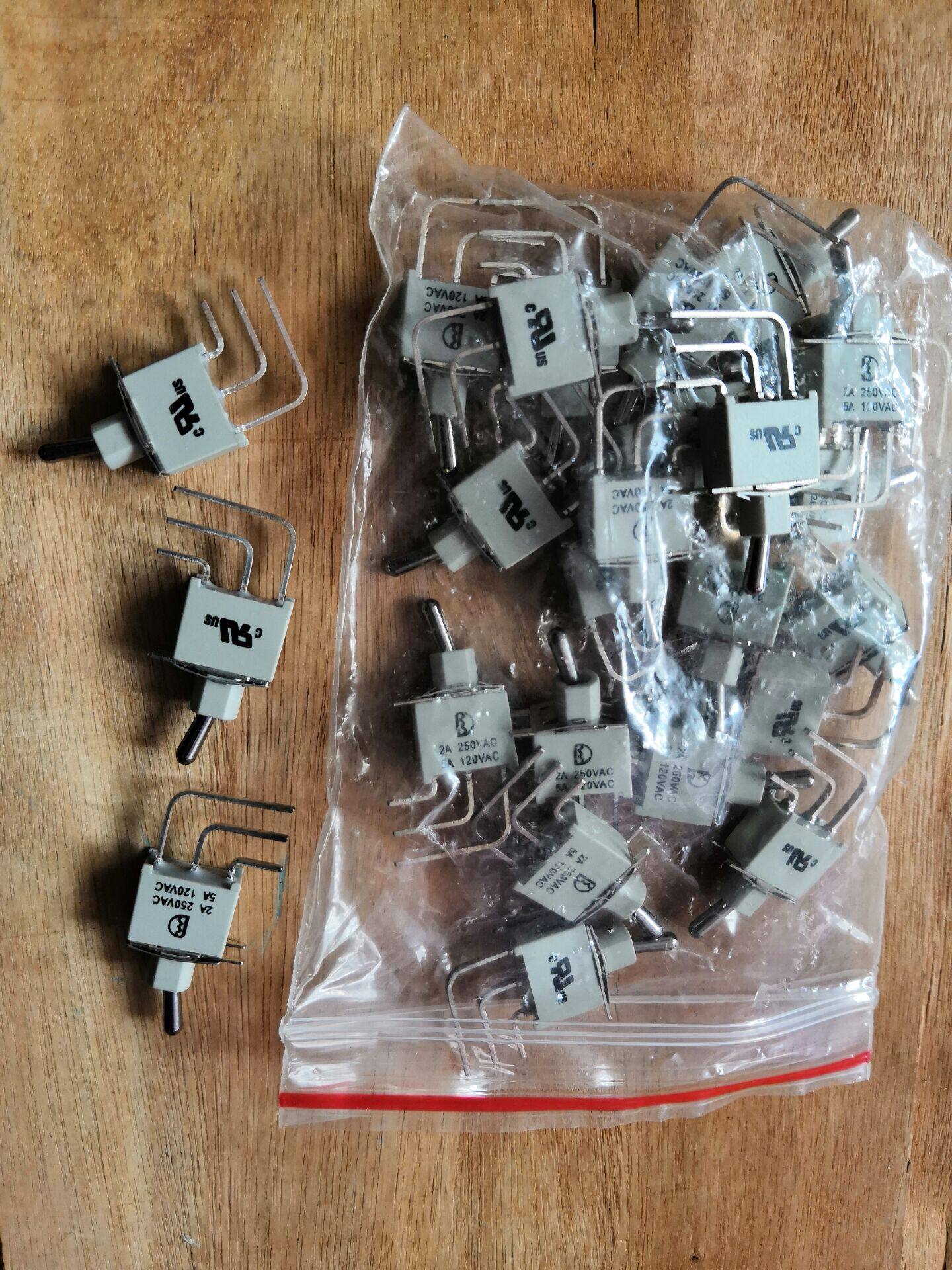 Taiwan DELIWEI rocker switch T80-19L button switch 1AS1T2B4M7RE waterproof IP67