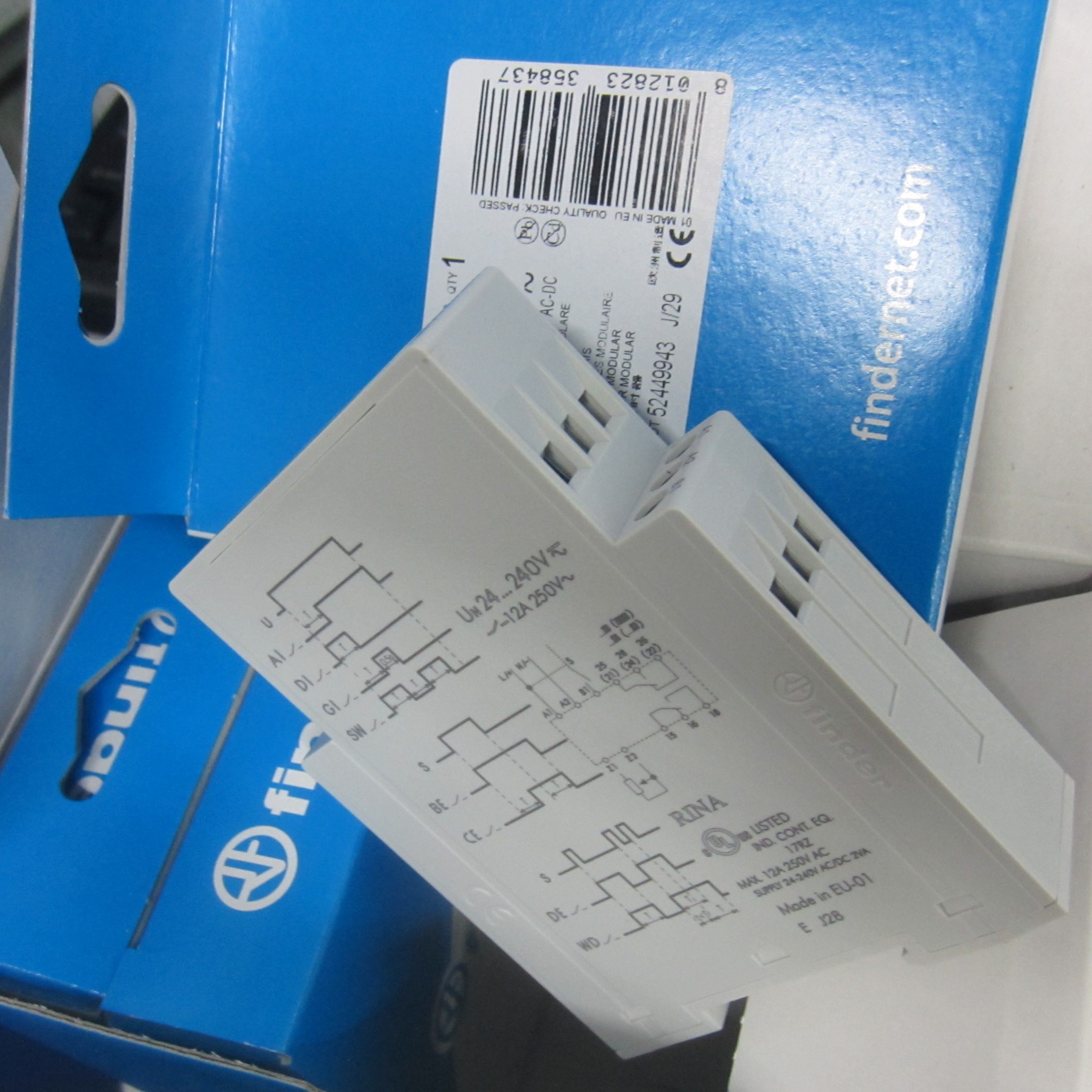 83.62.0.240.0000 Finder time relay OFF Delay operating mode